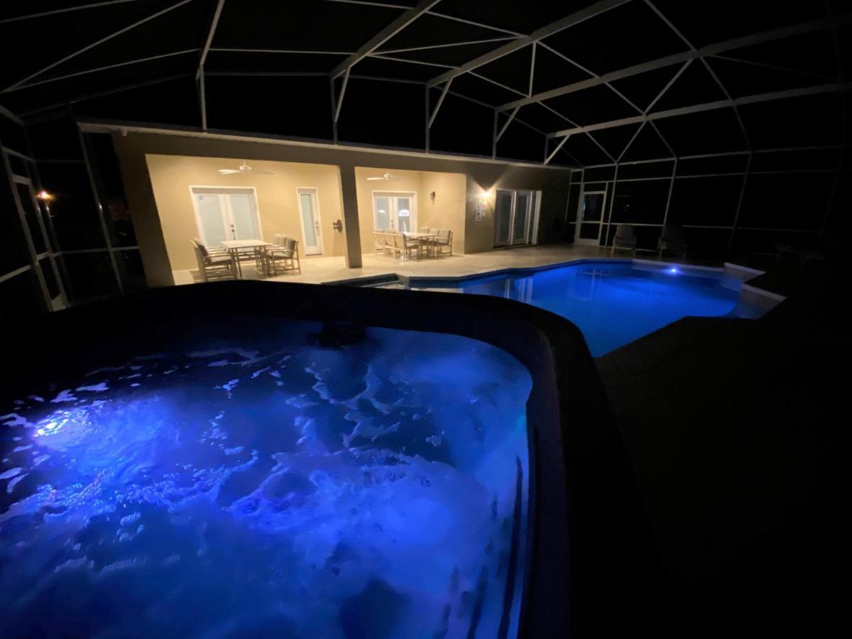 Mickeys Pearl - Phenomenal 7Br With 4 Master Suites Privacy Pool & Hot Tub Gas Bbq - 2 Miles To Disney オーランド エクステリア 写真